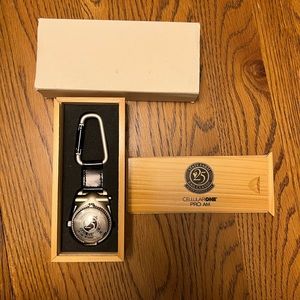 Vintage Collectible Key Chain Watch & Wood Box State Farm 25th Rail Classic